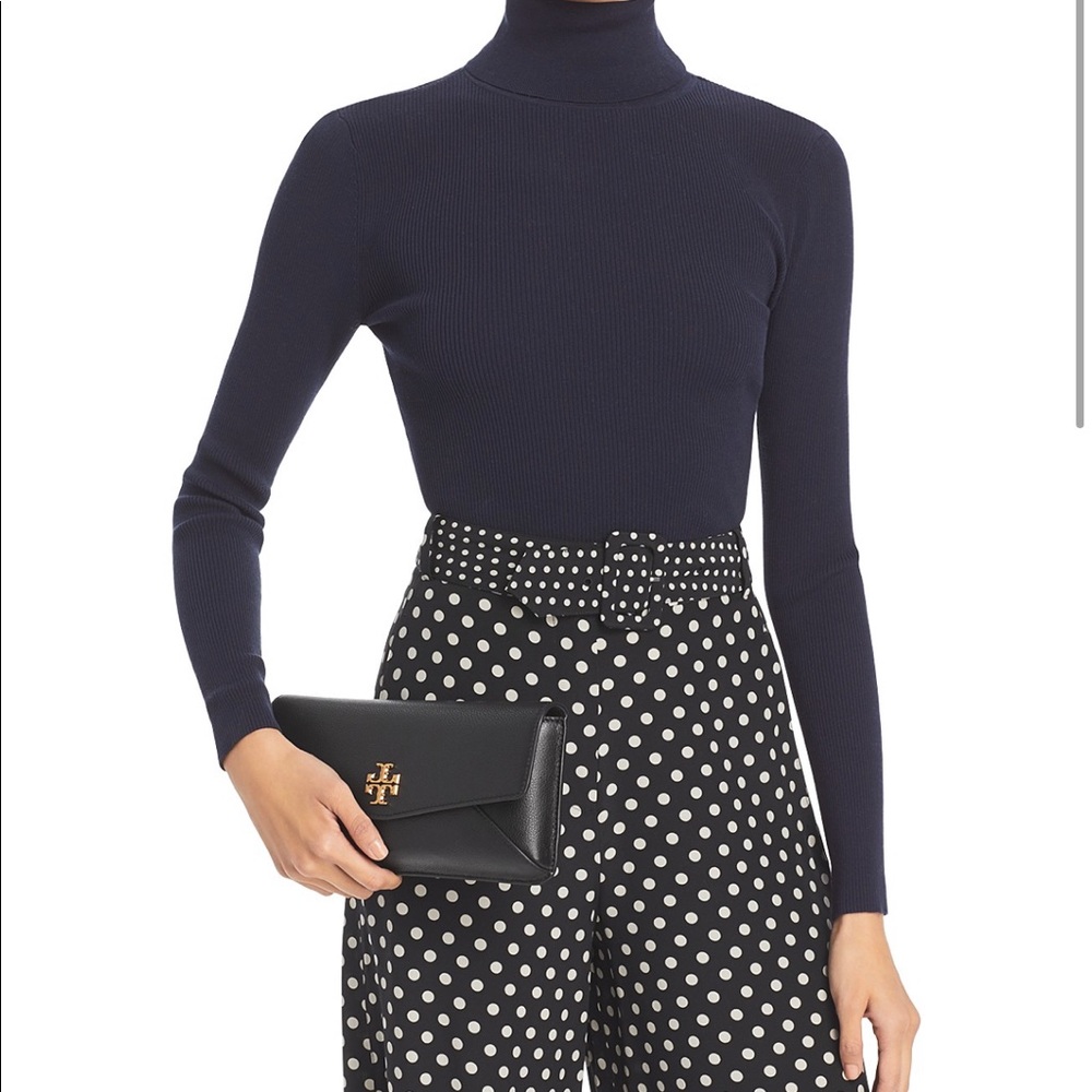 🔥🔥Brand new 🔥Tory Burch Kira clutch 🔥🔥